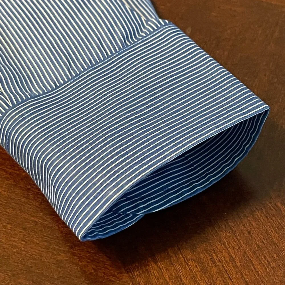 Roundtree & Yorke Blue & White Striped Cotton mens's  Button-Down Shirt M‎